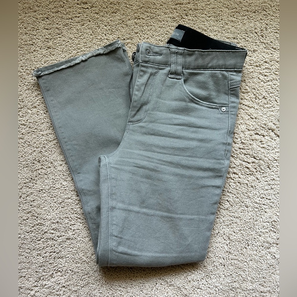 Wit & Wisdom
Tatum 'Ab'Solution
Frayed High Waist Ankle
Flare Jeans- Seagrass